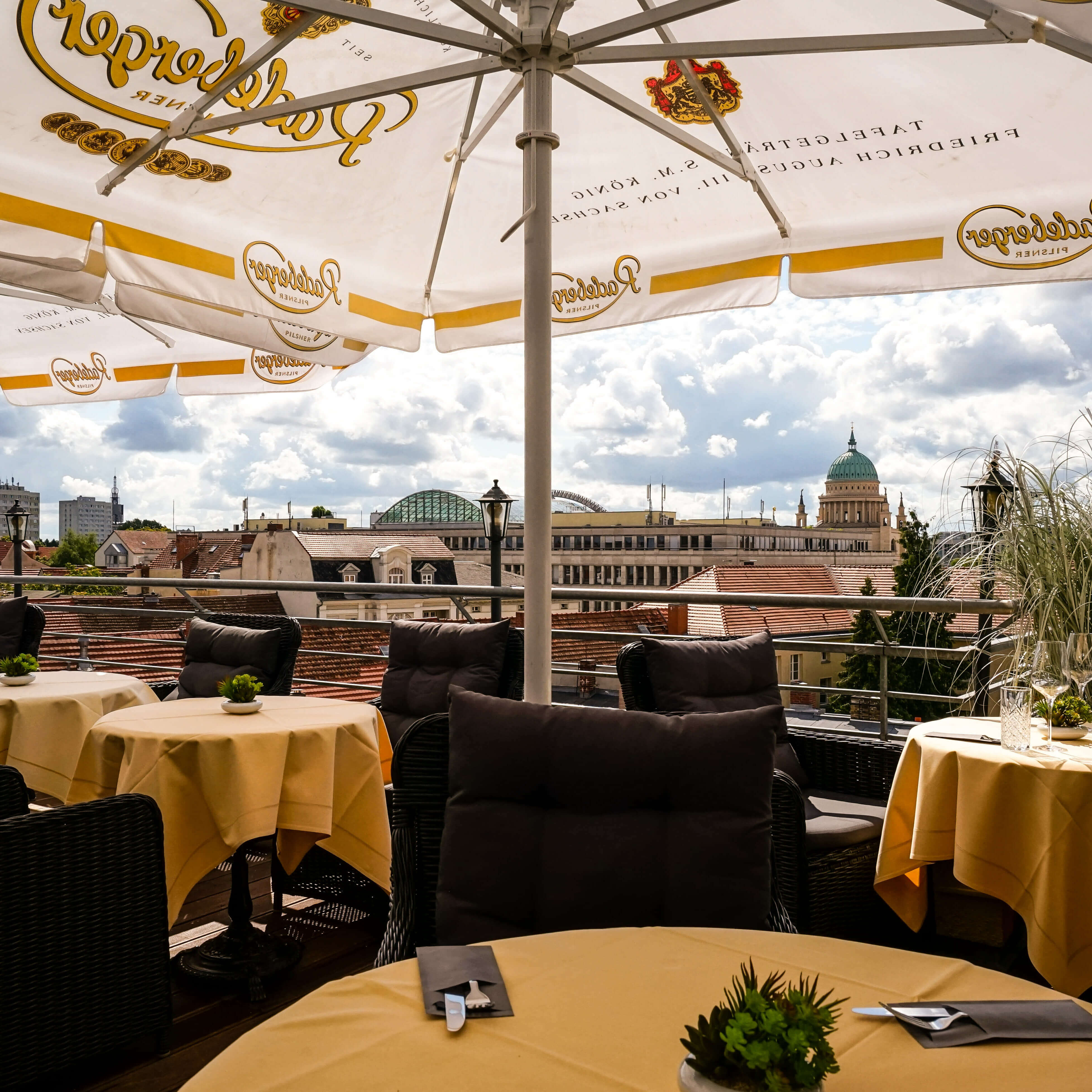 Loft-Potsdam_Restaurant-Cafe-Bar_Balkon1